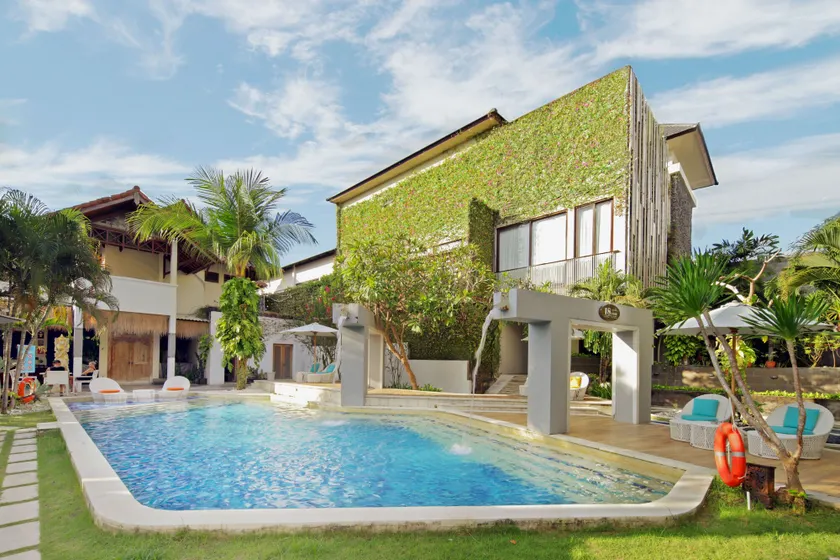 18 Suite Villa Kuta - Image 1