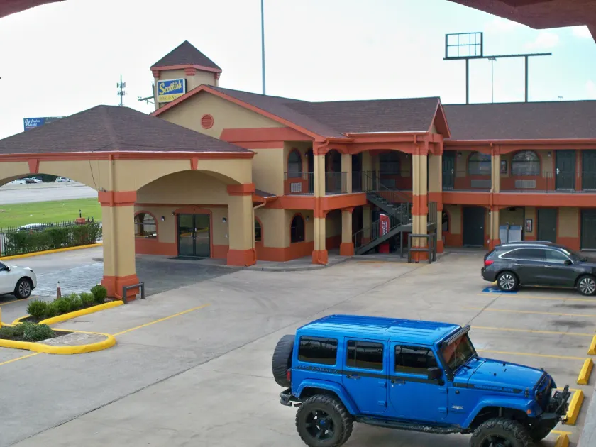 Scottish Inn and Suites Beaumont - Image 1