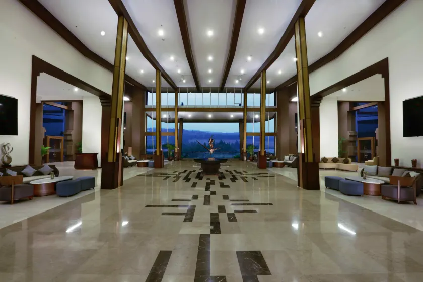 Aston Sentul Lake Resort & Conference Center - Interior entrance
