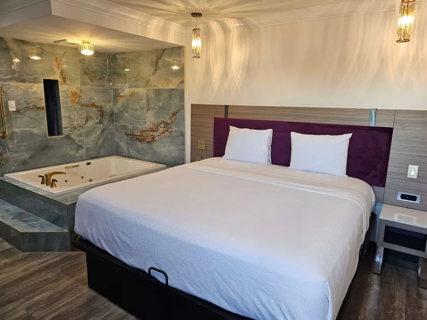 Travelodge Inn & Suites by Wyndham Fullerton - Image 1