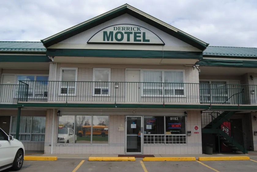Derrick Motel - Image 1
