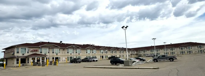 Western Budget Motel #3 Whitecourt - Image 1