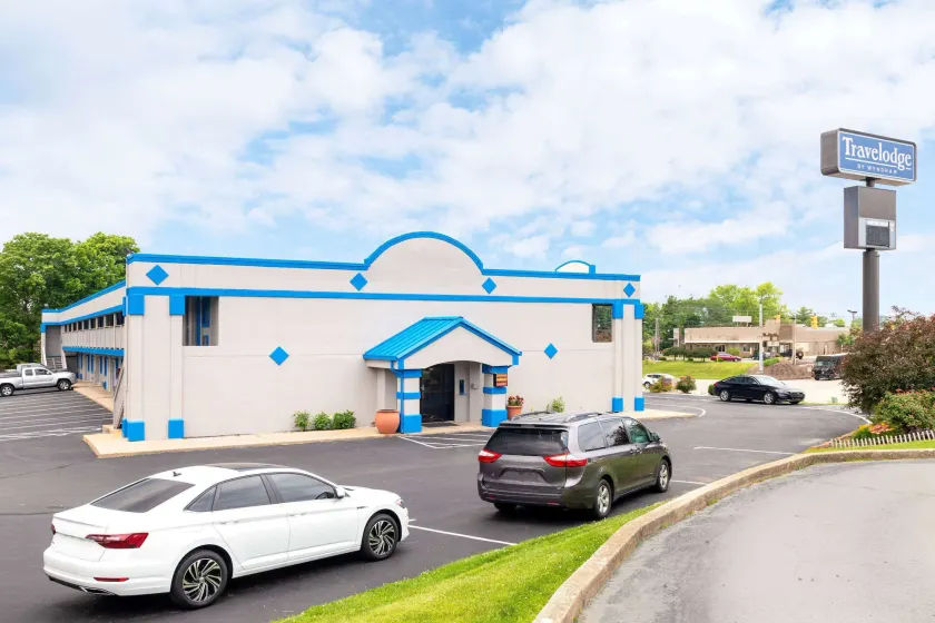 Travelodge by Wyndham Richmond IN - Image 1