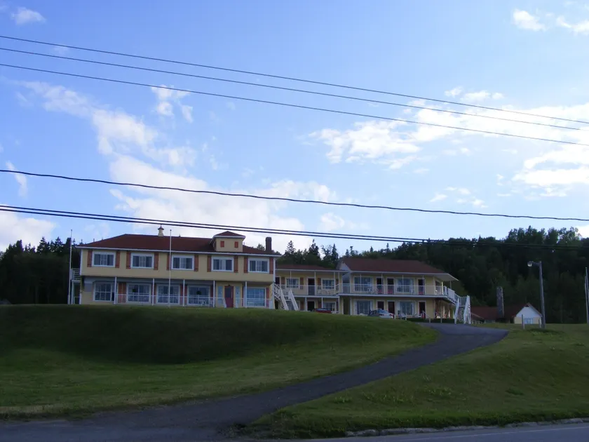 Hotel Motel Bon Accueil - Image 1
