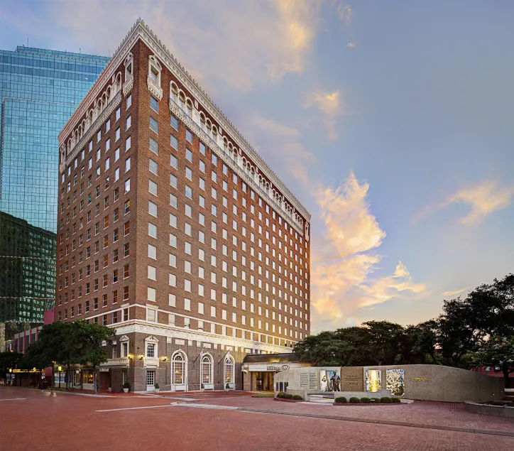 Hilton Fort Worth - Image 1