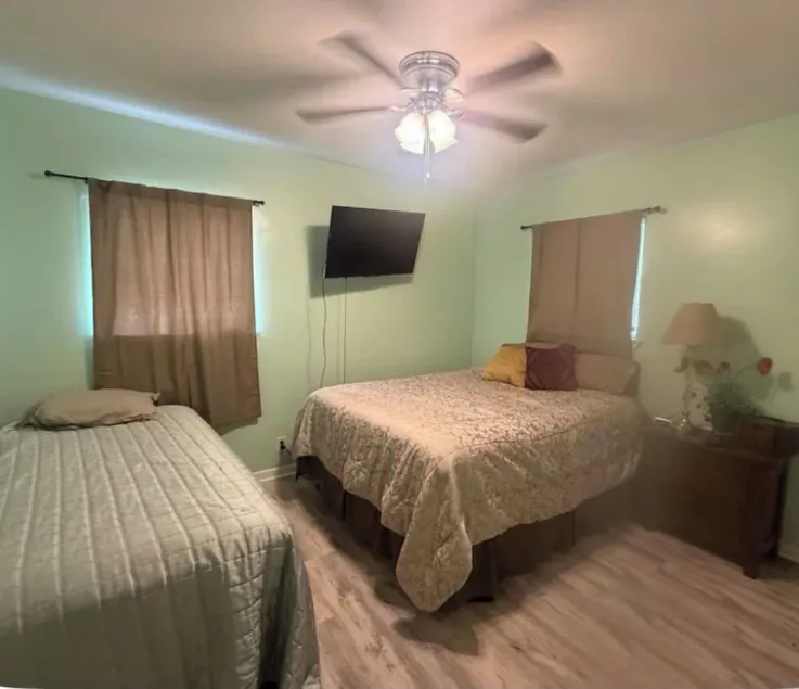 Rivertown Bungalow - Room