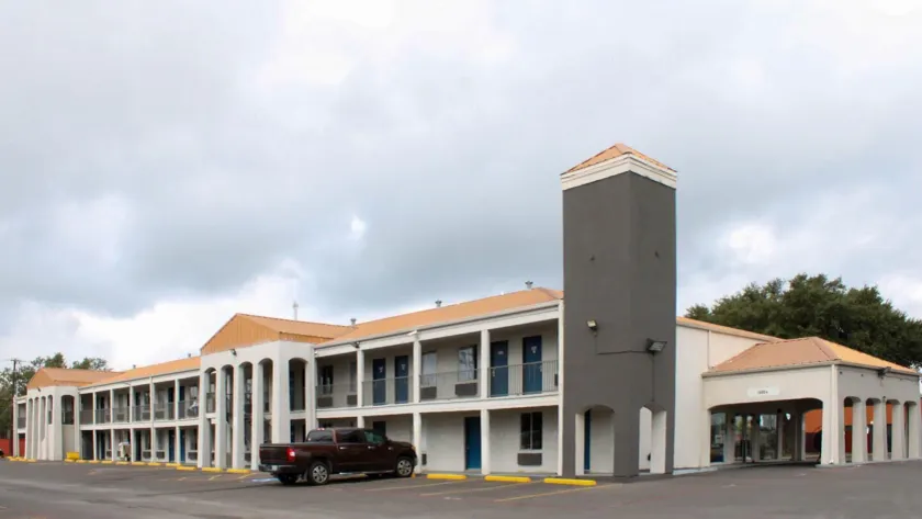Motel 6-Round Rock, TX - Image 1