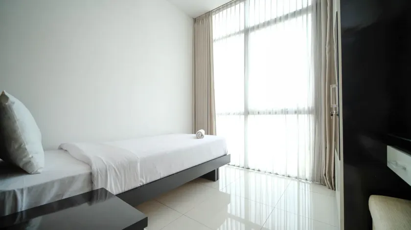 Spacious 3Br Apartment Connected To Cito Mall At Aryaduta Residence Surabaya - Room