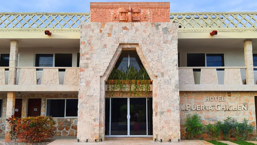 Hotel Puerta Chichen - Image 1