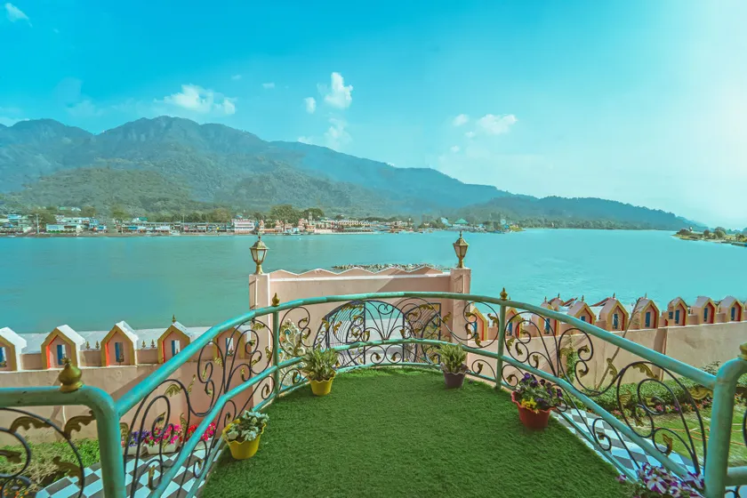 The Neeraj Ganga Heritage Palace - Image 1
