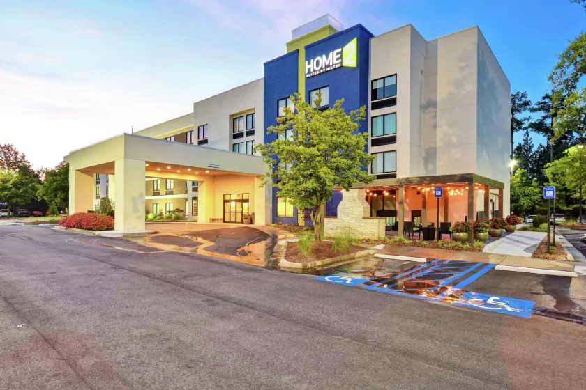 Home2 Suites by Hilton Atlanta Norcross - Image 1