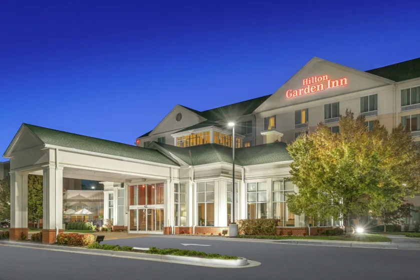 Hilton Garden Inn Richmond Airport - Image 1