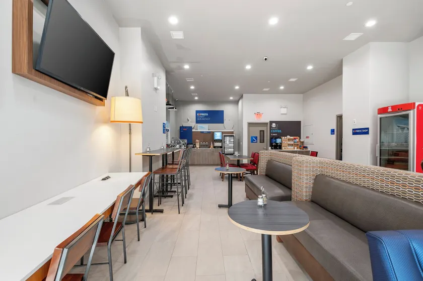 Holiday Inn Express & Suites Bronx - Barnabas area by IHG - Saguão