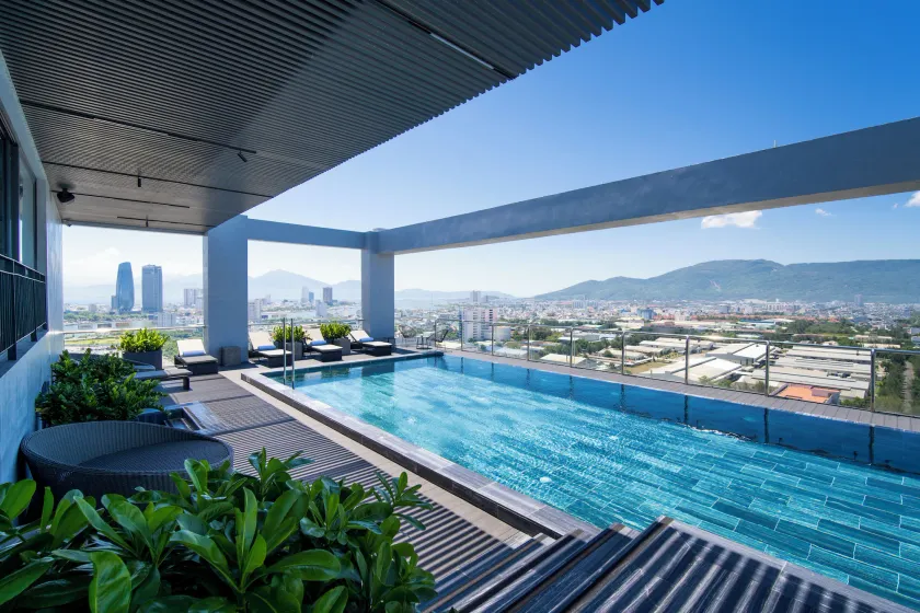 Luxtery Hotel - Image 1
