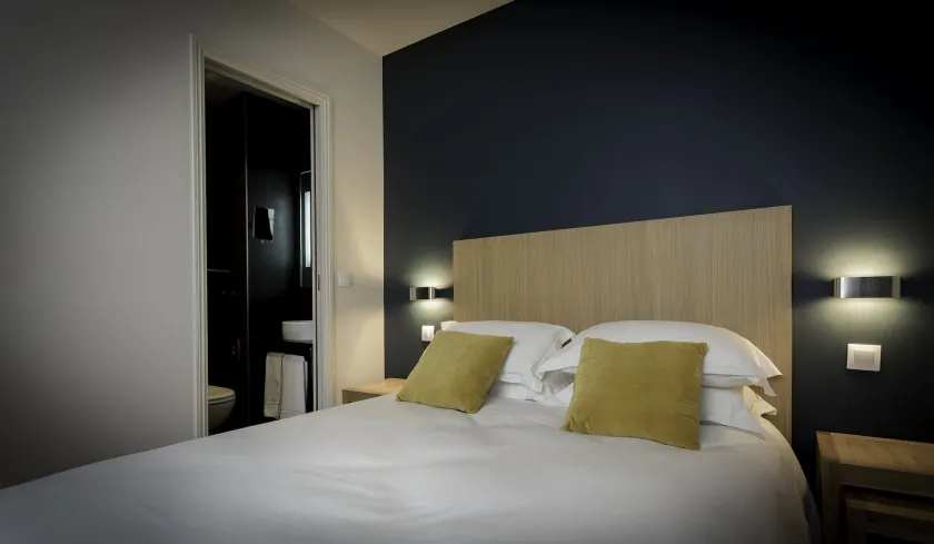 Hotel Mirabeau Eiffel - Image 1