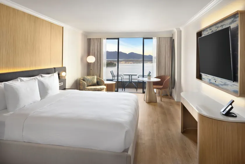 Pinnacle Hotel Harbourfront - Image 1