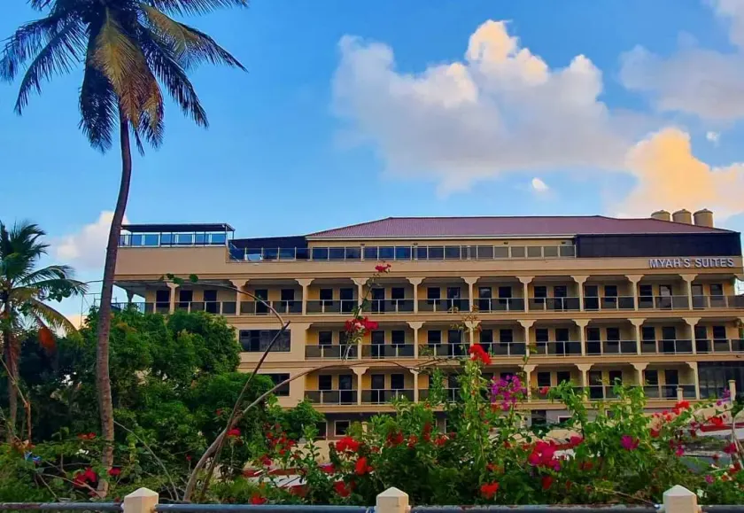 Myah's Luxury Suites Hotel - Image 1