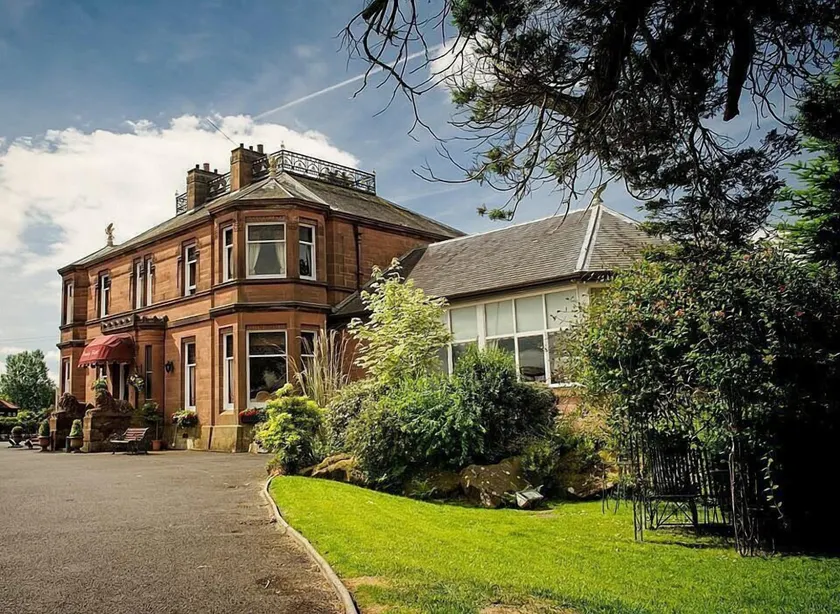 Somerton House Hotel - Image 1