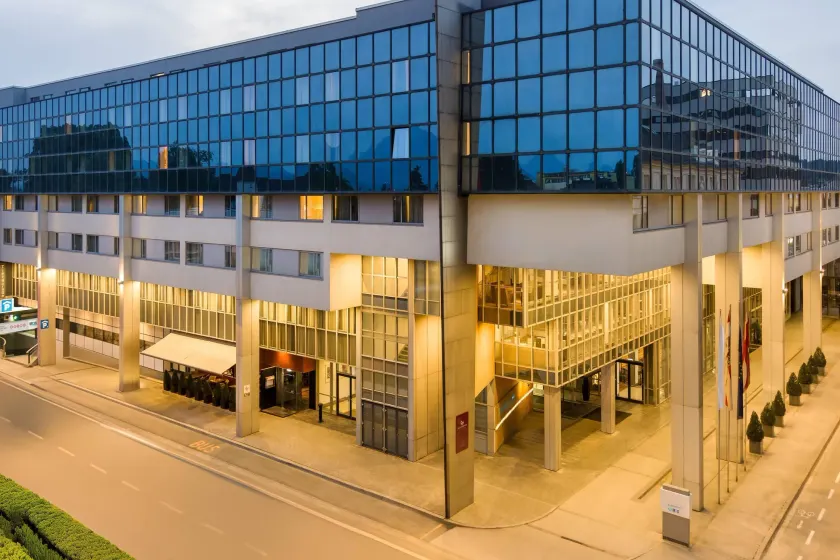 Radisson Blu Hotel & Conference Centre, Salzburg - Image 1