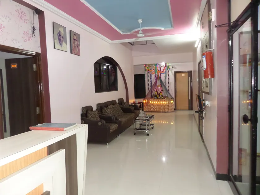 Hotel Amit Plaza - Image 1