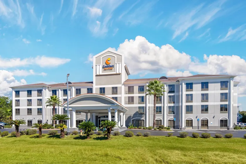 Comfort Suites Savannah Gateway I-95 - Image 1