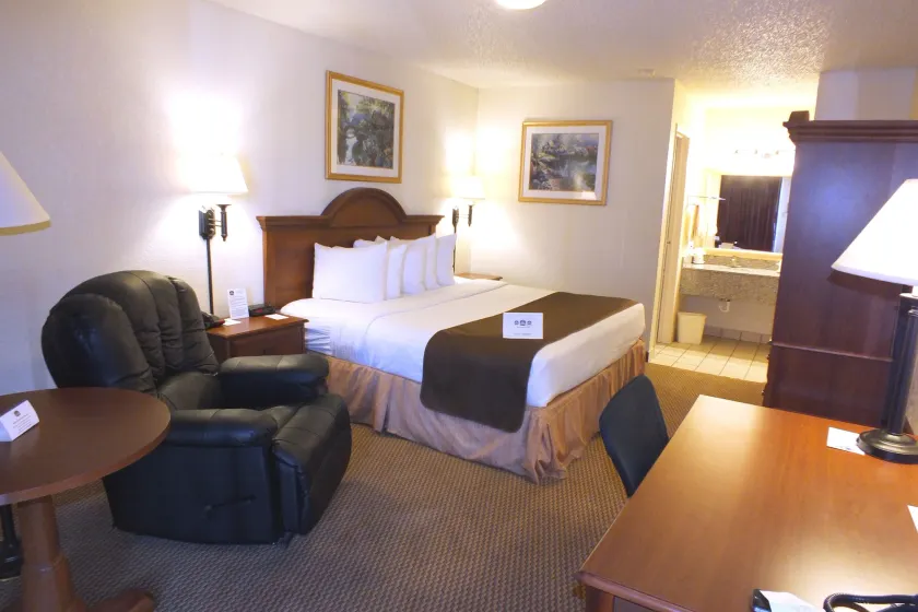 Days Inn by Wyndham Abilene - Image 1