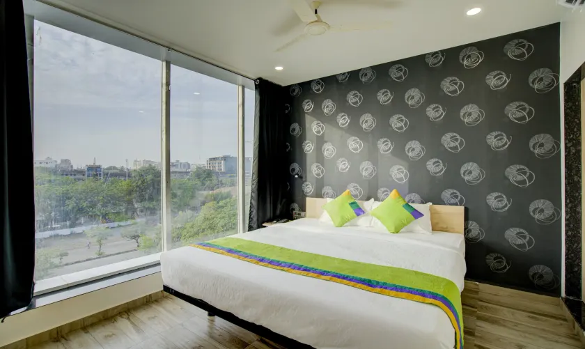 Treebo Grand Lotus - 3 km from Textile Market - Image 1