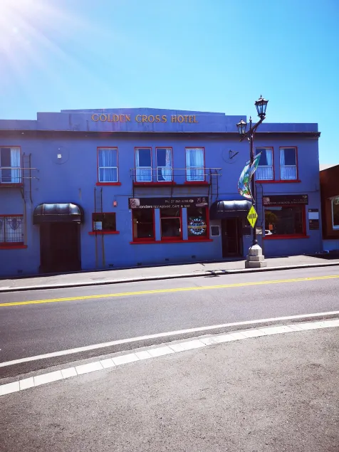 Golden Cross Hotel - Image 1