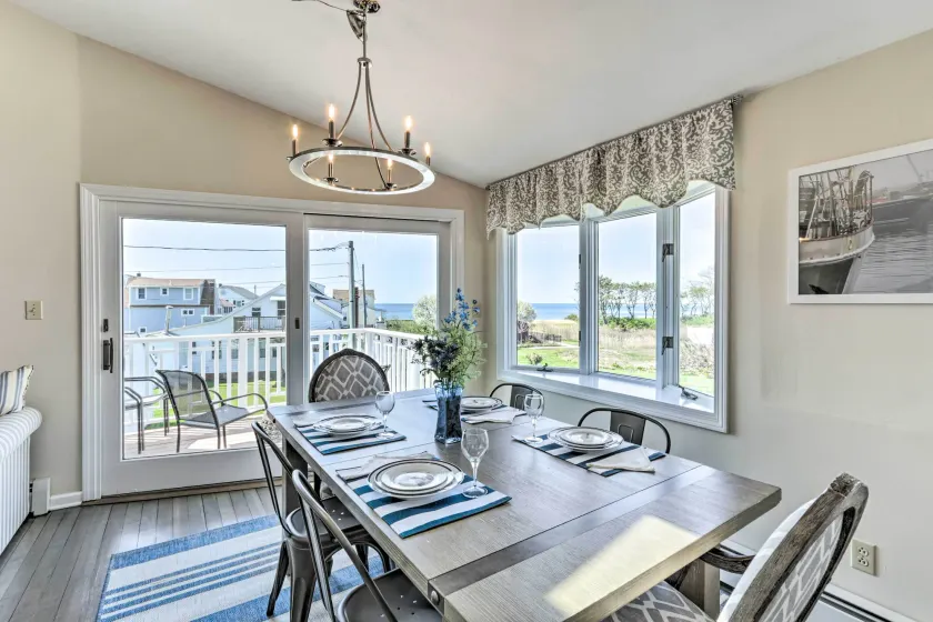 Westbrook Home w/ Ocean Views - Walk to Beach - Innvendig