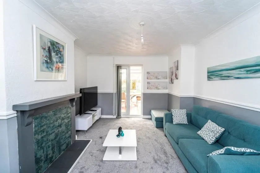 Sunny Lodge in Anstey - Spacious 3 Bedroom Home - Image 1