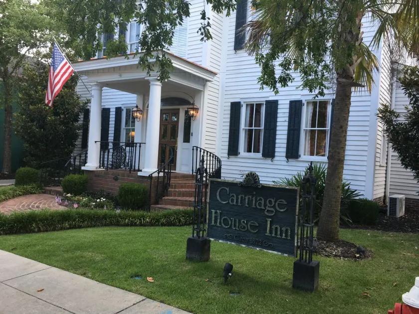 Carriage House Inn - Image 1