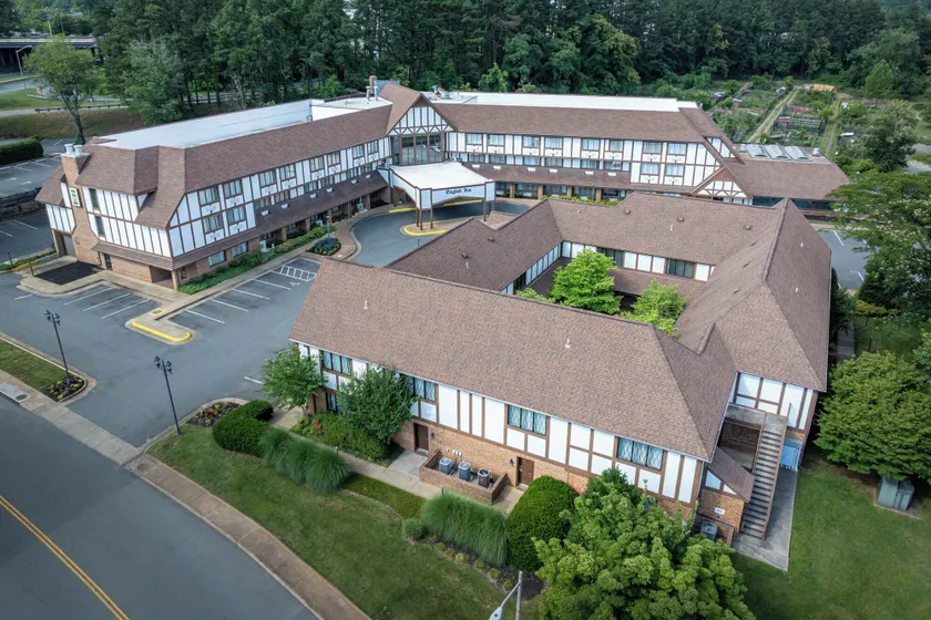 The English Inn of Charlottesville - Image 1