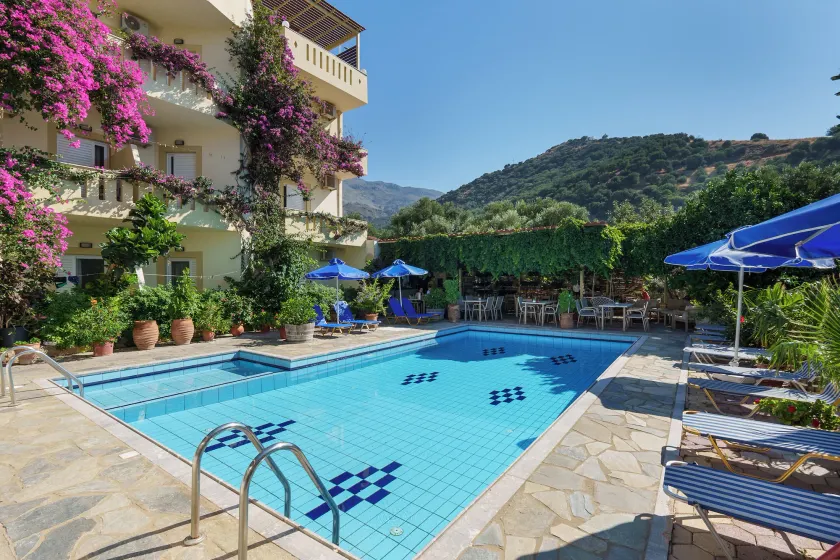 Sunrise Hotel & Apartments - Image 1