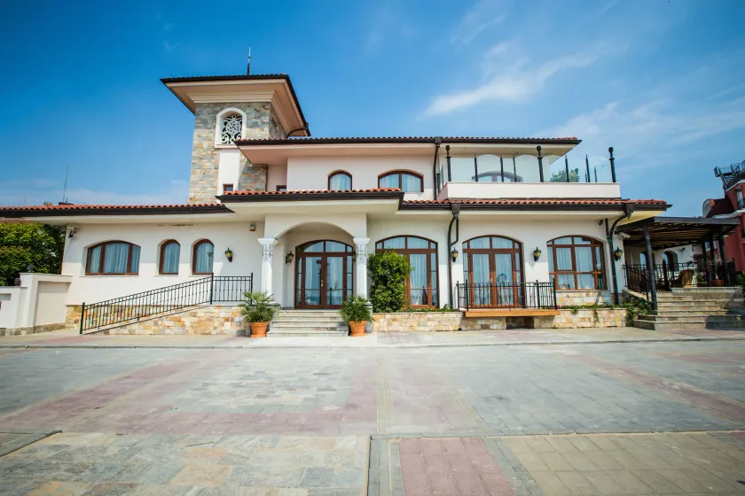 Helena VIP Villas and Suites - Half Board - Image 1