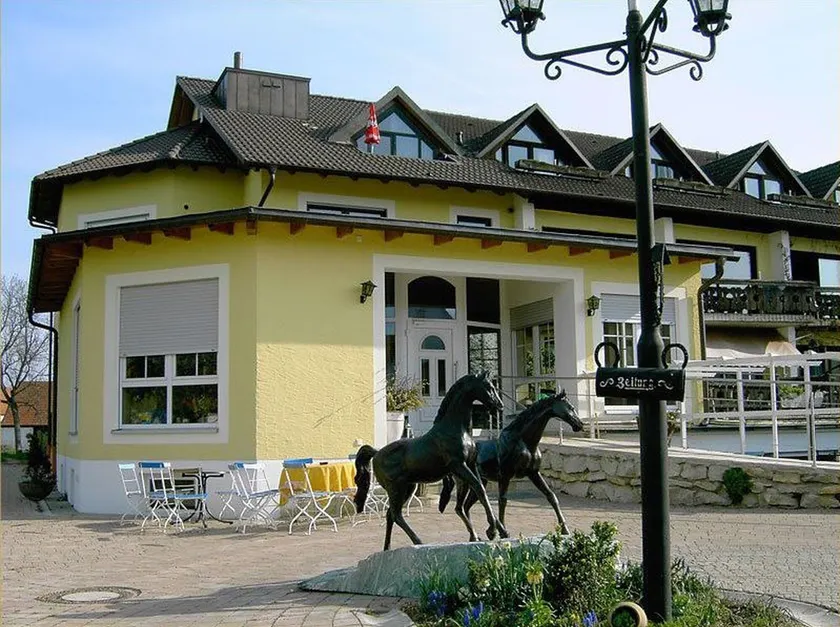 Hotel Reiterhof Altmühlsee - Image 1
