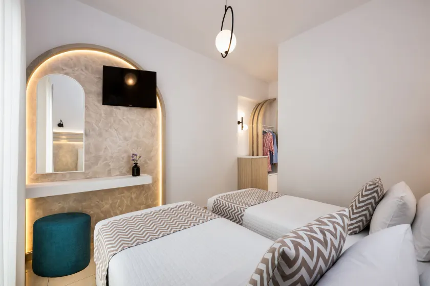 Petros Villa - Image 1