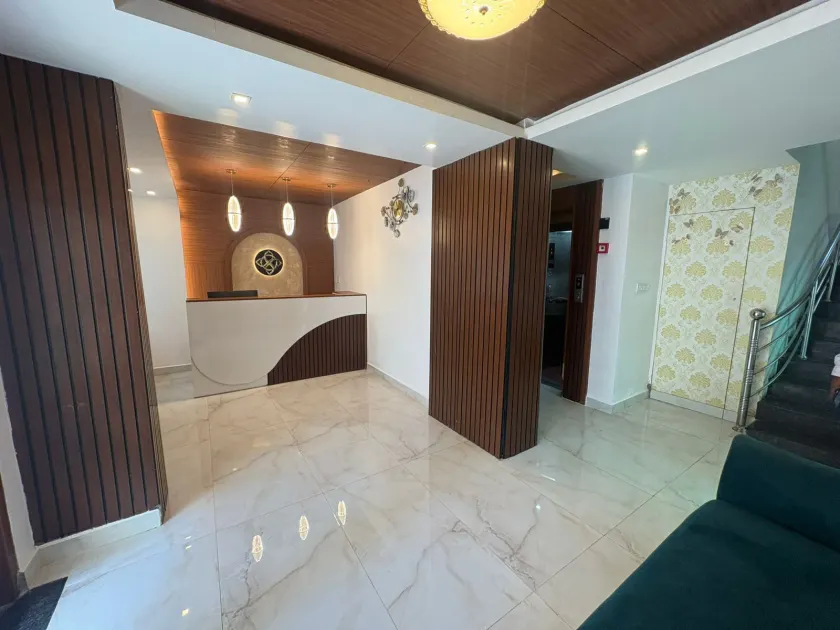 Hotel Royal Luxe - US consulate, Apollo hospital, Sankara natralya - Image 1