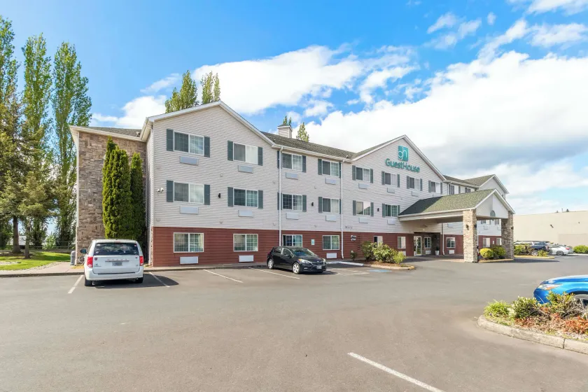 GuestHouse Inn & Suites Kelso/Longview - Image 1