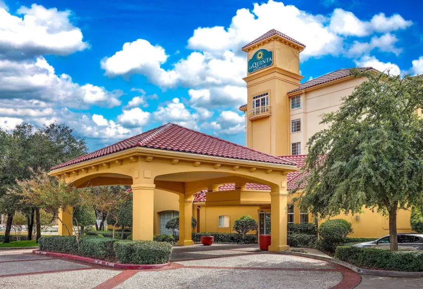 La Quinta by Wyndham Dallas North Central - Image 1