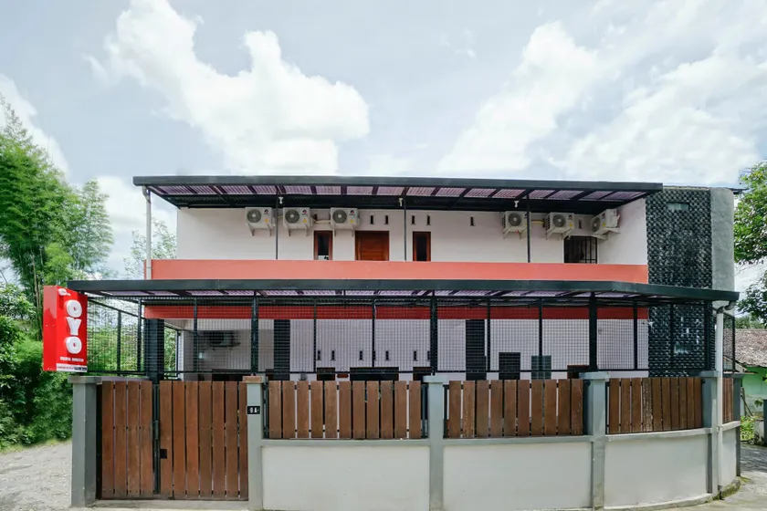 RedDoorz Syariah at Falisha UMY - Image 1