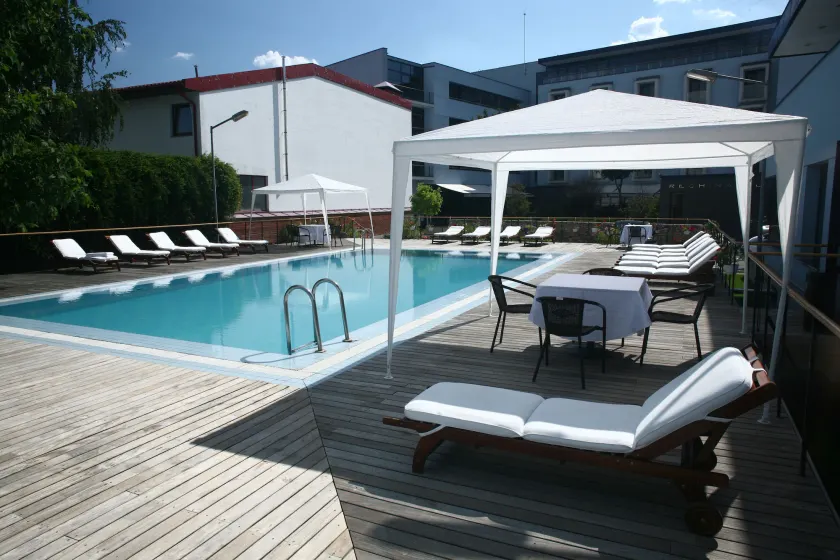 Reghina Blue Hotel - Image 1