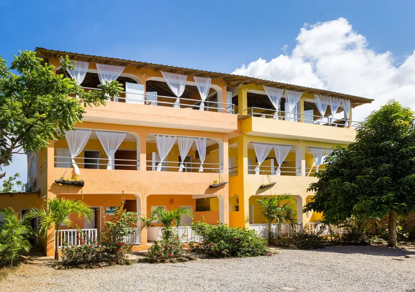 De Luz Hotel - Image 1