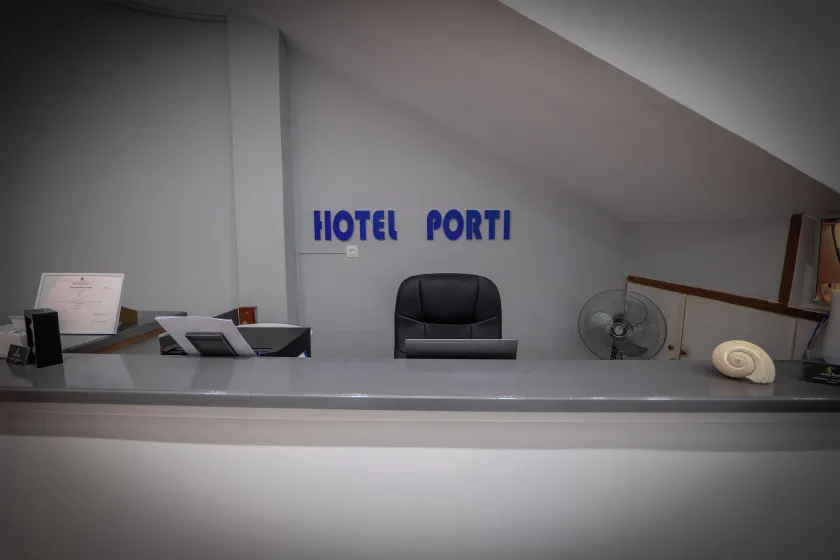 Hotel Porti - Image 1