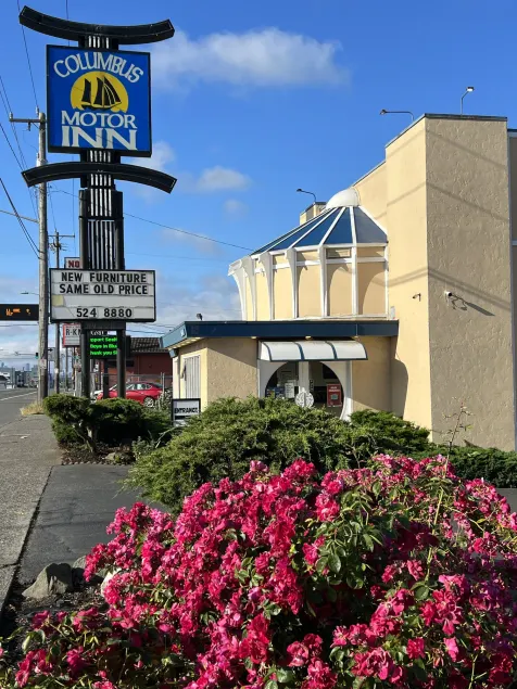 Columbus Motor Inn - Image 1