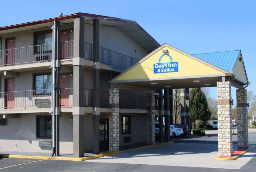 Days Inn & Suites by Wyndham Springfield on I-44 - Image 1