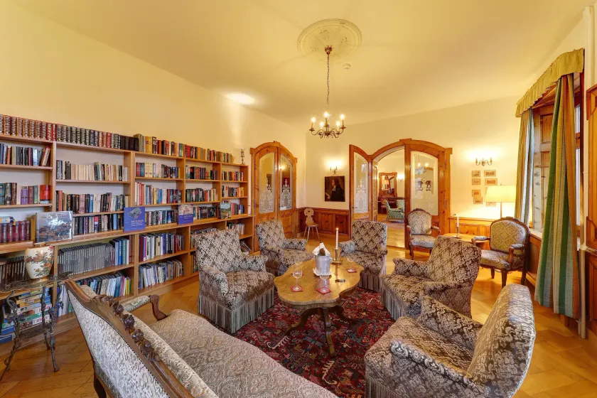 Hotel Schweizerhof Sta Maria - Image 1