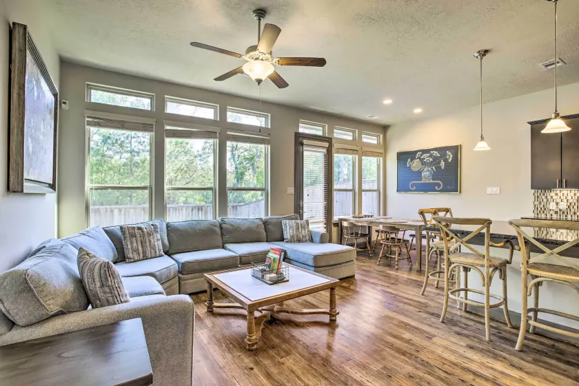 Family-Friendly Spring Townhouse w/ Backyard! - Image 1