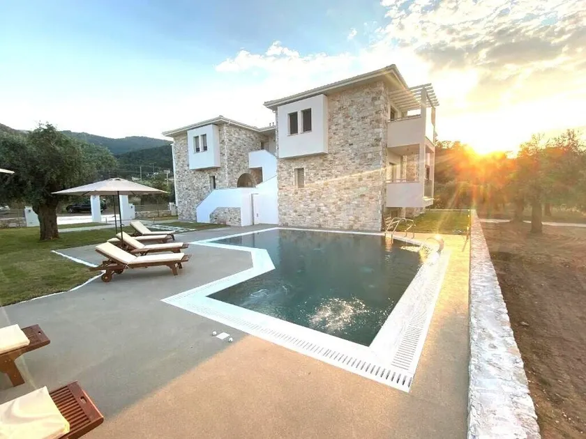 Luminous luxury apartments - Image 1
