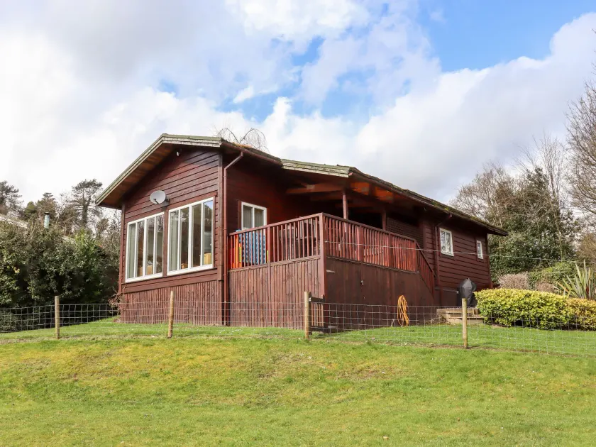 Watersview Lodge - Image 1