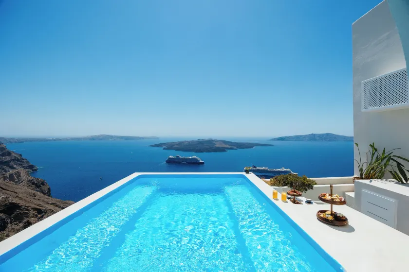 Kastro Suites - Image 1